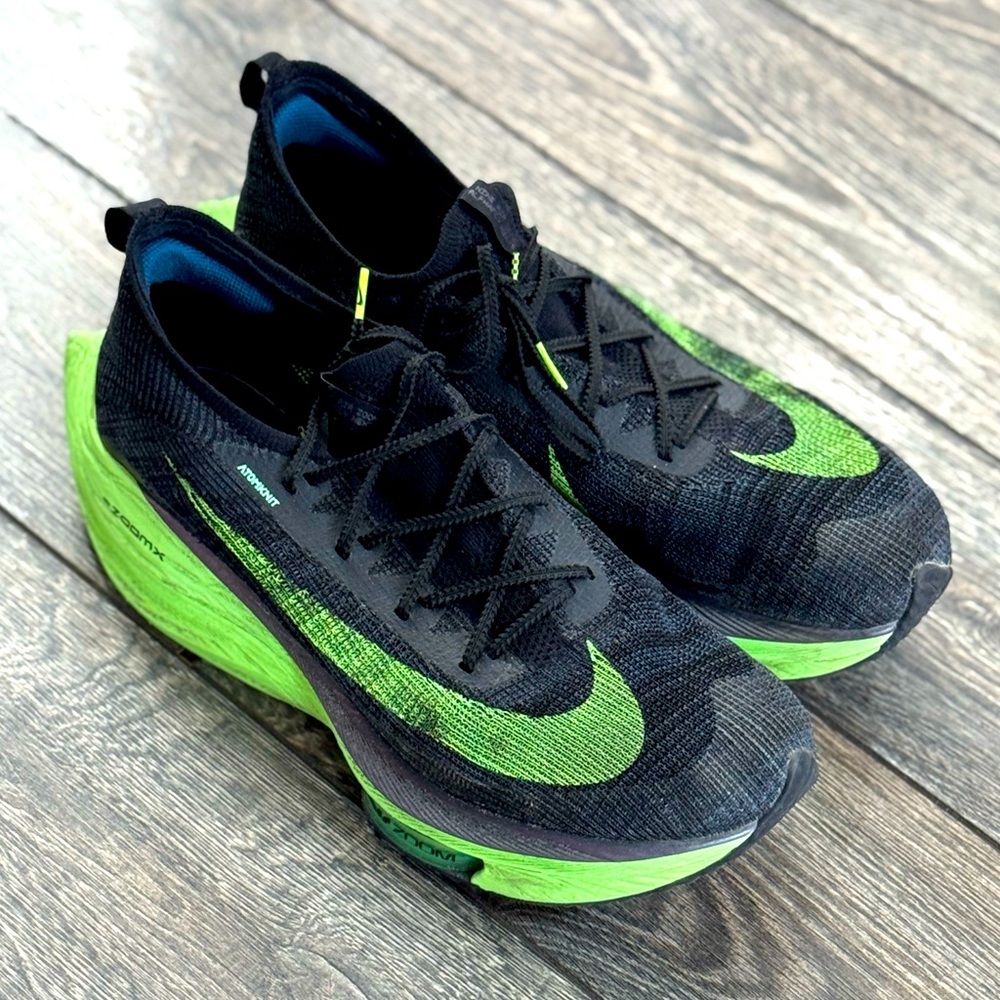 Nike Men's Black and Green Sneakers
